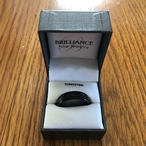 Men’s tungsten ring size 11